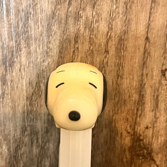 "Snoopy" PEZ Dispenser - Picture 6 of 6